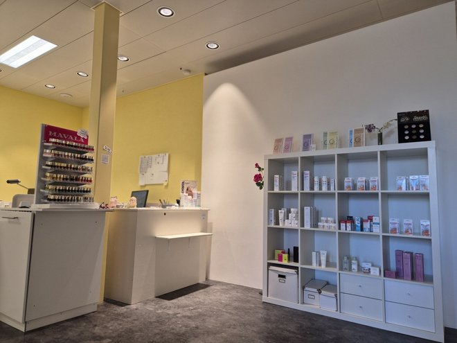 Der Empfang der Podologie Yellow in Langenthal mit Pflegeprodukten